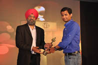   presenter   Bobby Bedi   winner   Show Packaging Marathi    IBN Lokmat.